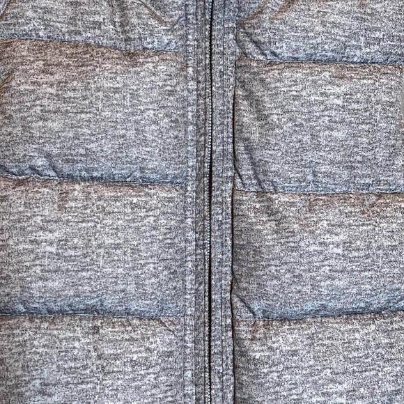 𝅺GAP Boy Gray Puffer Vest - Picture 8 of 14